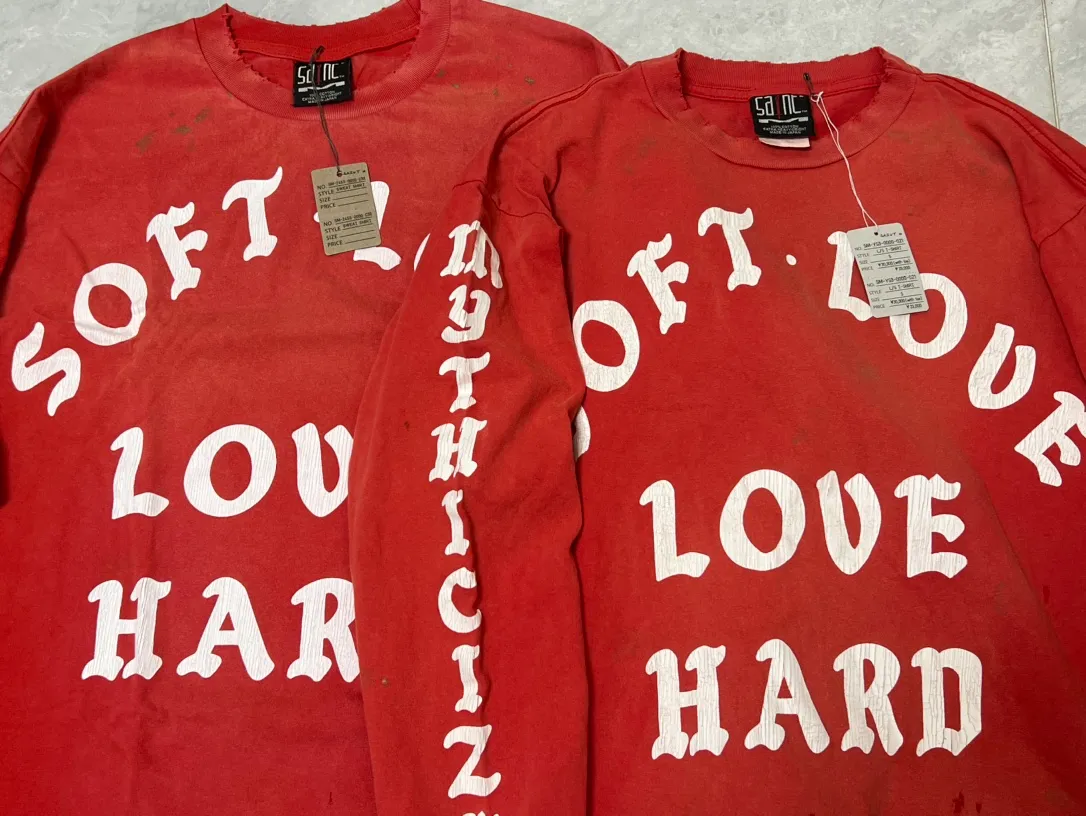 Proofing VS Authentic SAINT M×××××x SOFT LOVE LS_TEE/RED SOFT LOVE Red ripped long tee Washed red S-XL Garment dyeing Multi-digit frayed and worn Original uniform cracked retro print Multi-digit hand-made graffiti and splashed ink